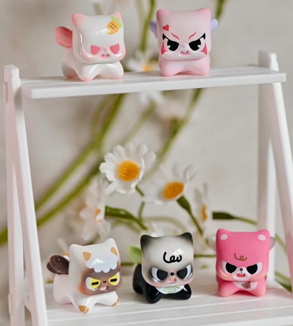 Cute Pitty On The Prowl Series Mini Beans Blind Bag